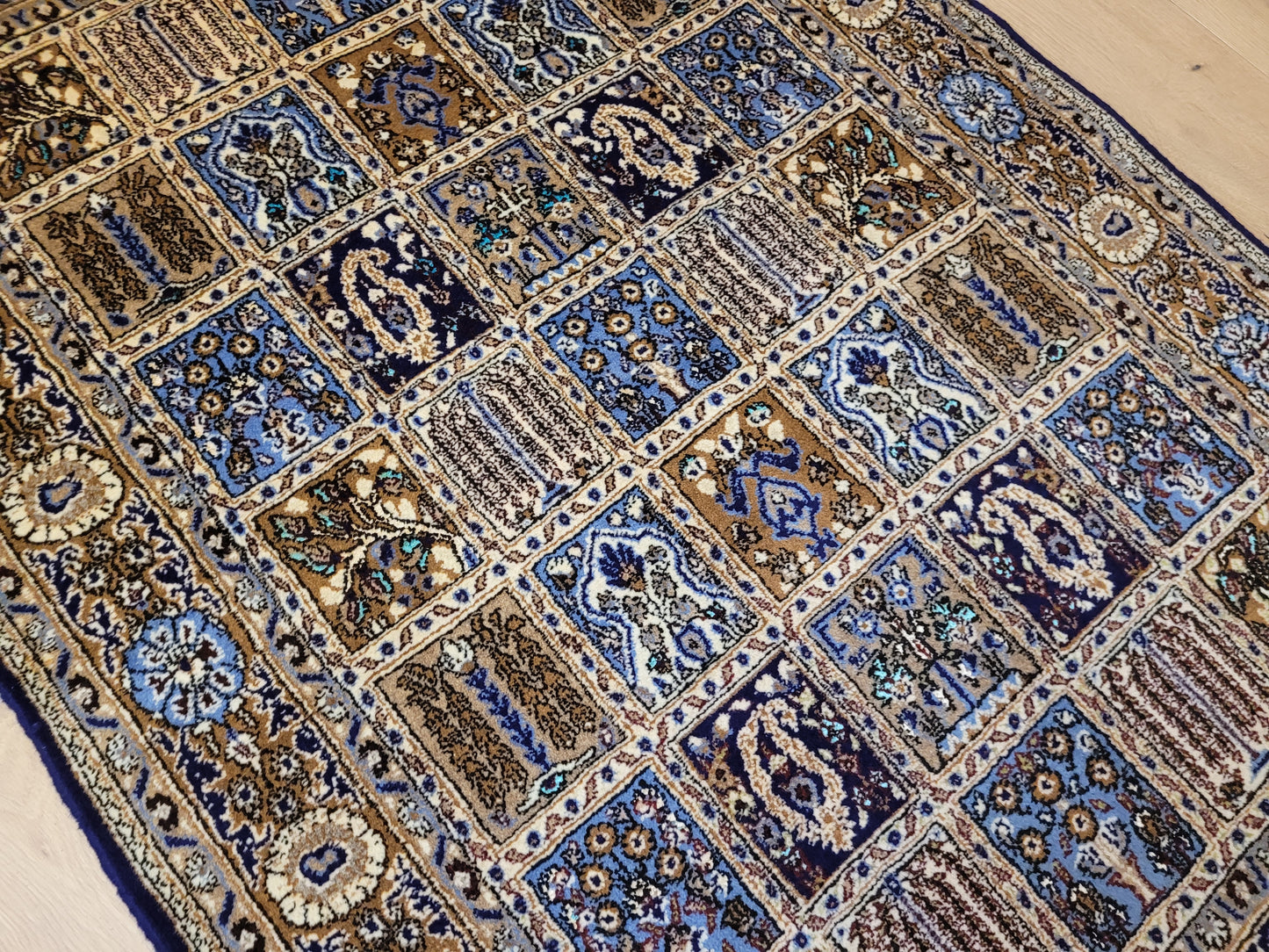 Ghom Teppich Korkwolle mit Seide Gartenfeld-Motiv feine Knüpfung