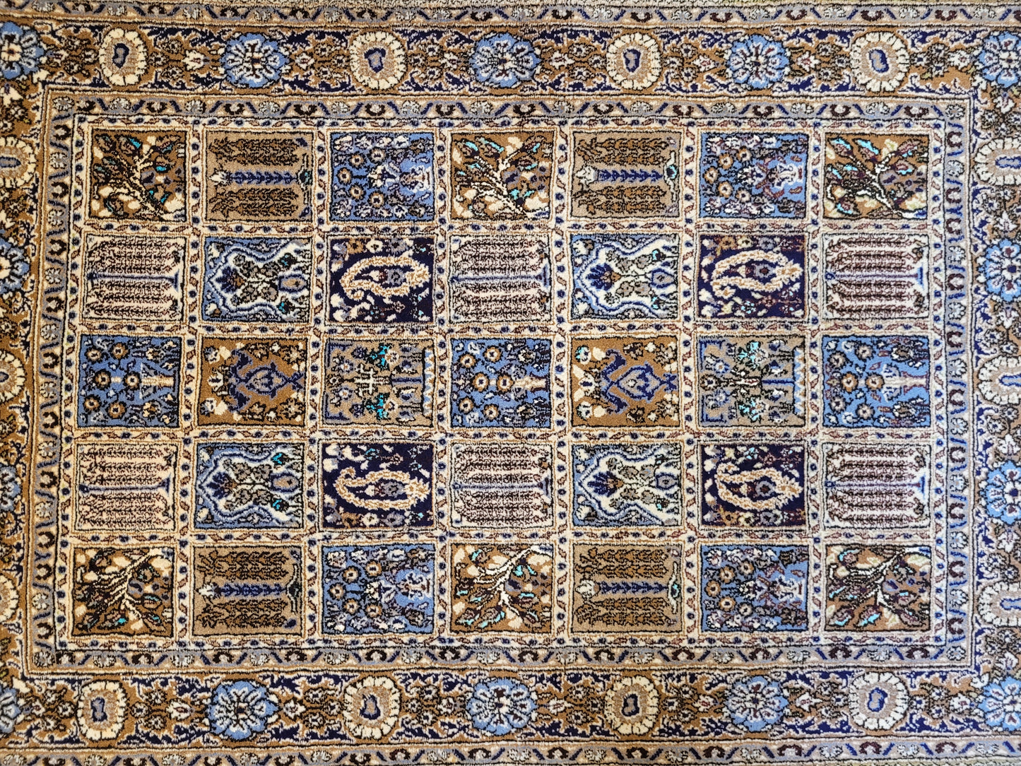 Ghom Teppich Korkwolle mit Seide Gartenfeld-Motiv feine Knüpfung