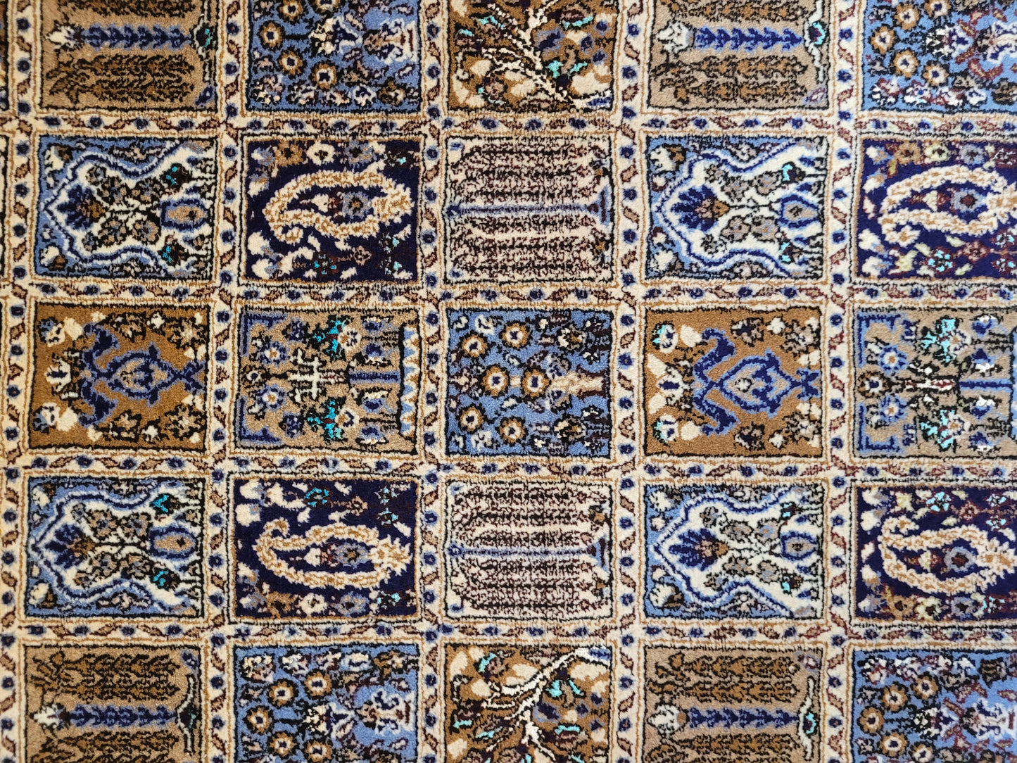 Ghom Teppich Korkwolle mit Seide Gartenfeld-Motiv feine Knüpfung