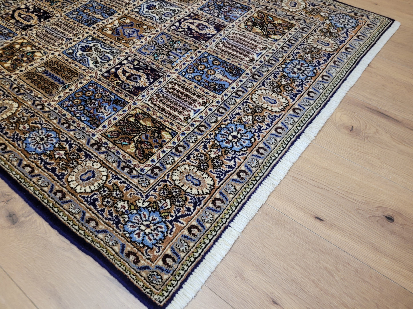 Ghom Teppich Korkwolle mit Seide Gartenfeld-Motiv feine Knüpfung