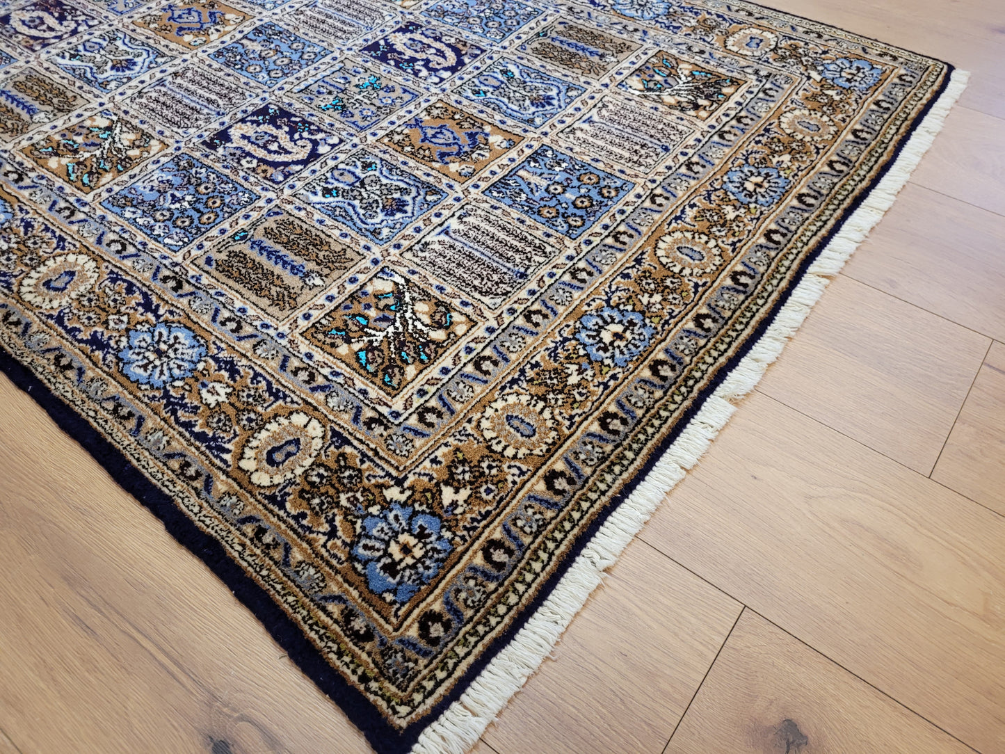 Ghom Teppich Korkwolle mit Seide Gartenfeld-Motiv feine Knüpfung