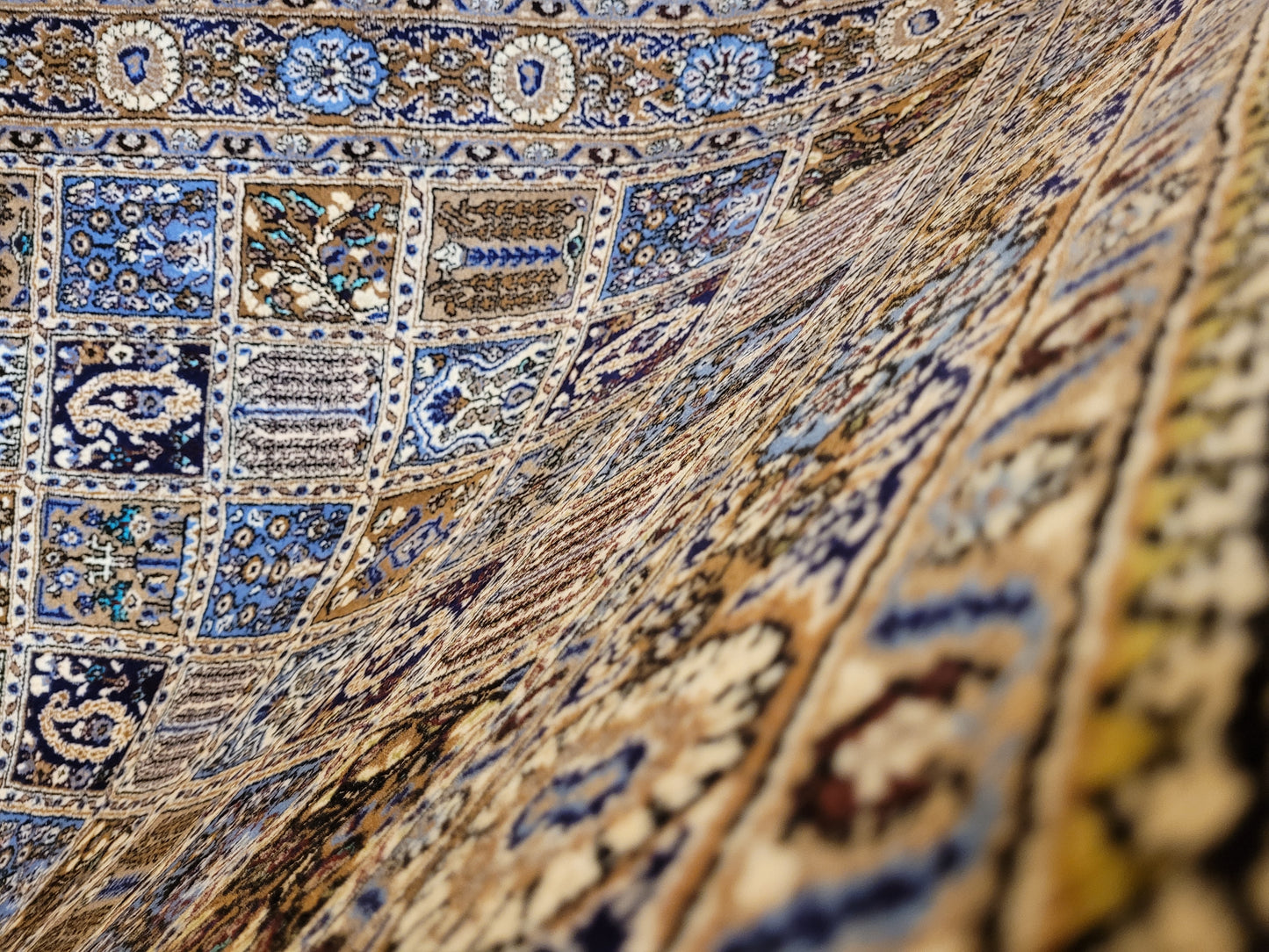 Ghom Teppich Korkwolle mit Seide Gartenfeld-Motiv feine Knüpfung