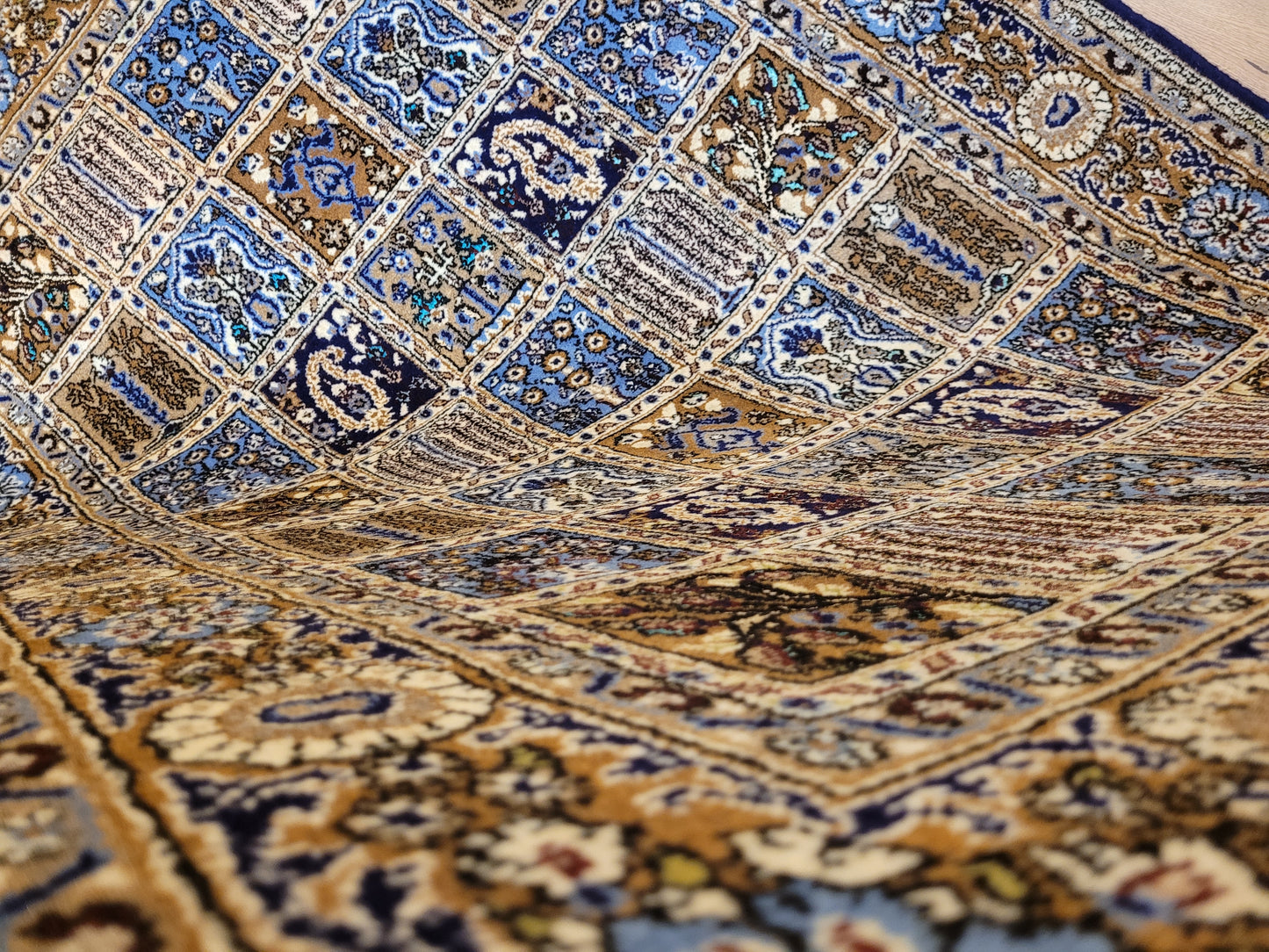 Ghom Teppich Korkwolle mit Seide Gartenfeld-Motiv feine Knüpfung