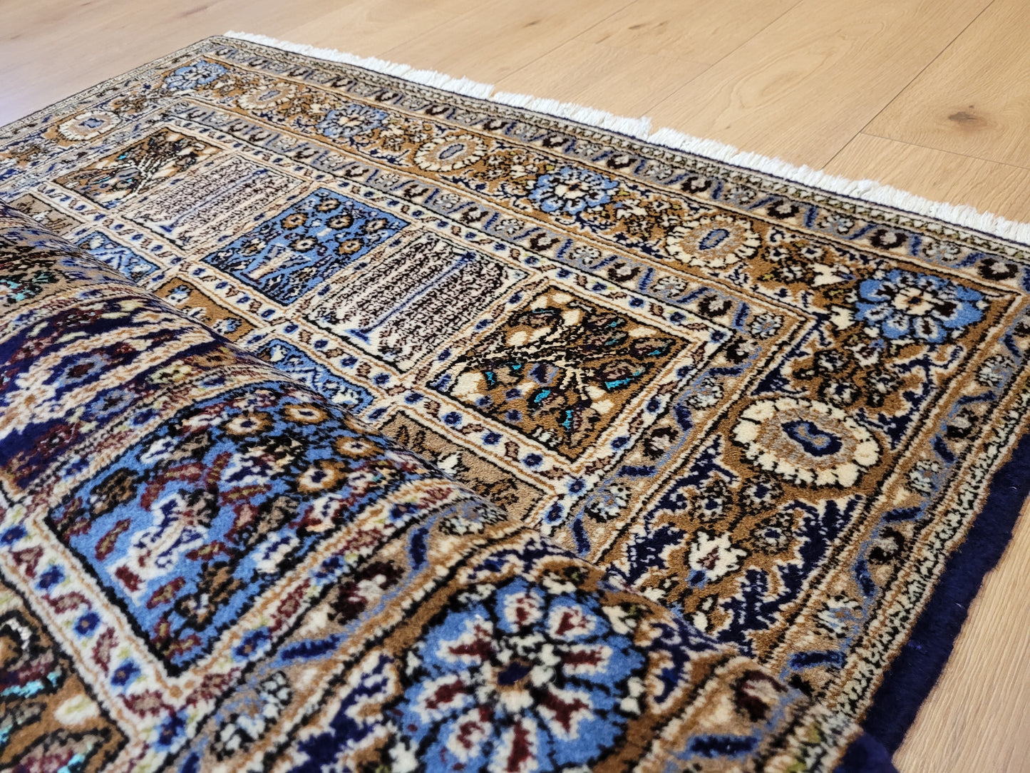 Ghom Teppich Korkwolle mit Seide Gartenfeld-Motiv feine Knüpfung