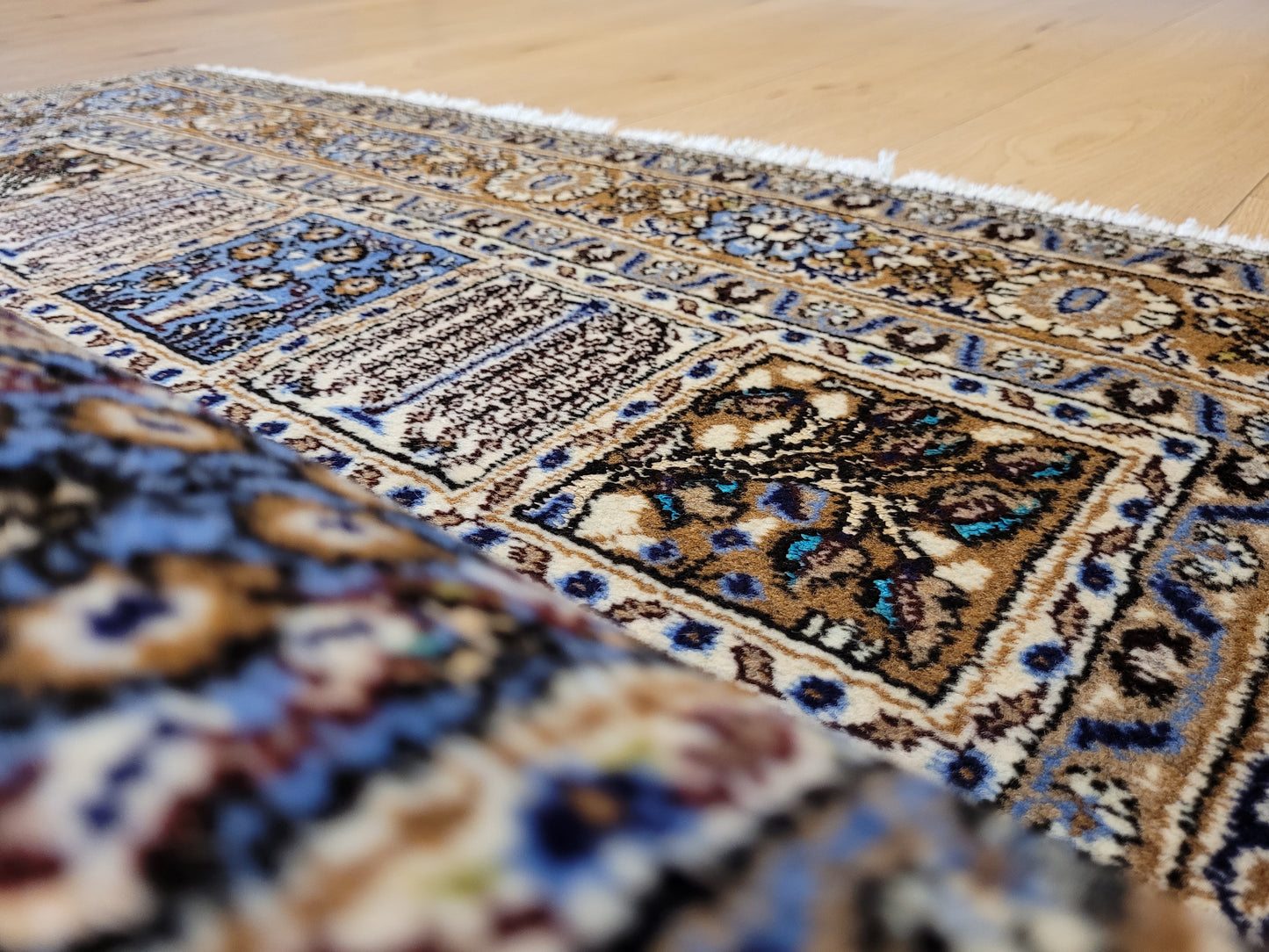 Ghom Teppich Korkwolle mit Seide Gartenfeld-Motiv feine Knüpfung