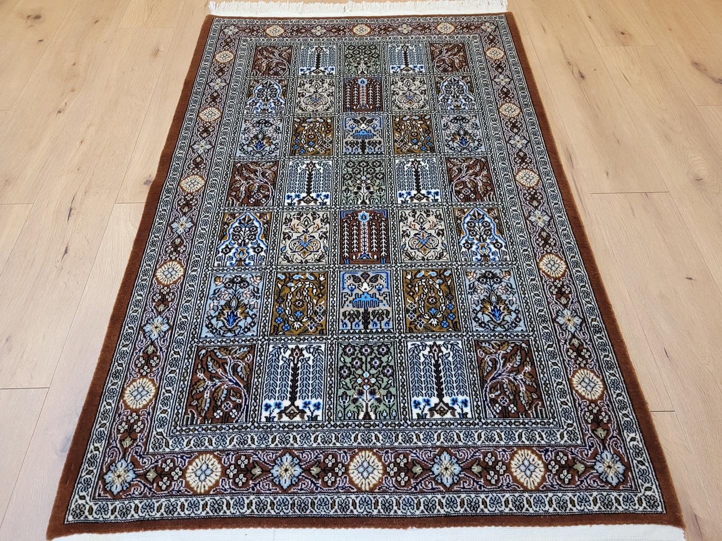 Ghom Teppich Korkwolle Gartenmotiv feine Knüpfkunst