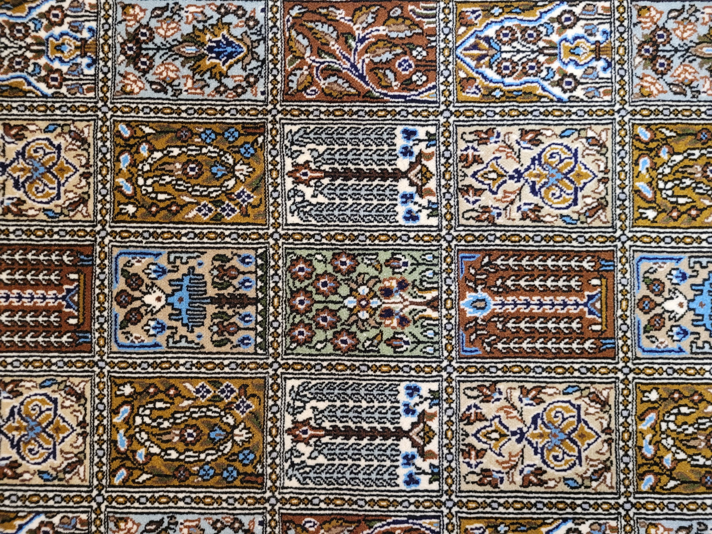 Ghom Teppich Korkwolle Gartenmotiv feine Knüpfkunst