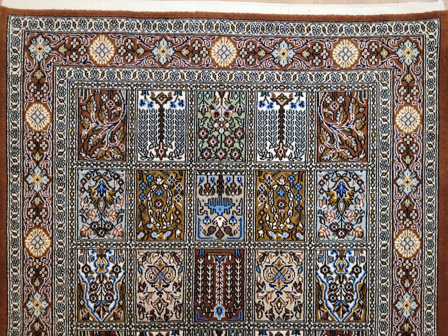 Ghom Teppich Korkwolle Gartenmotiv feine Knüpfkunst