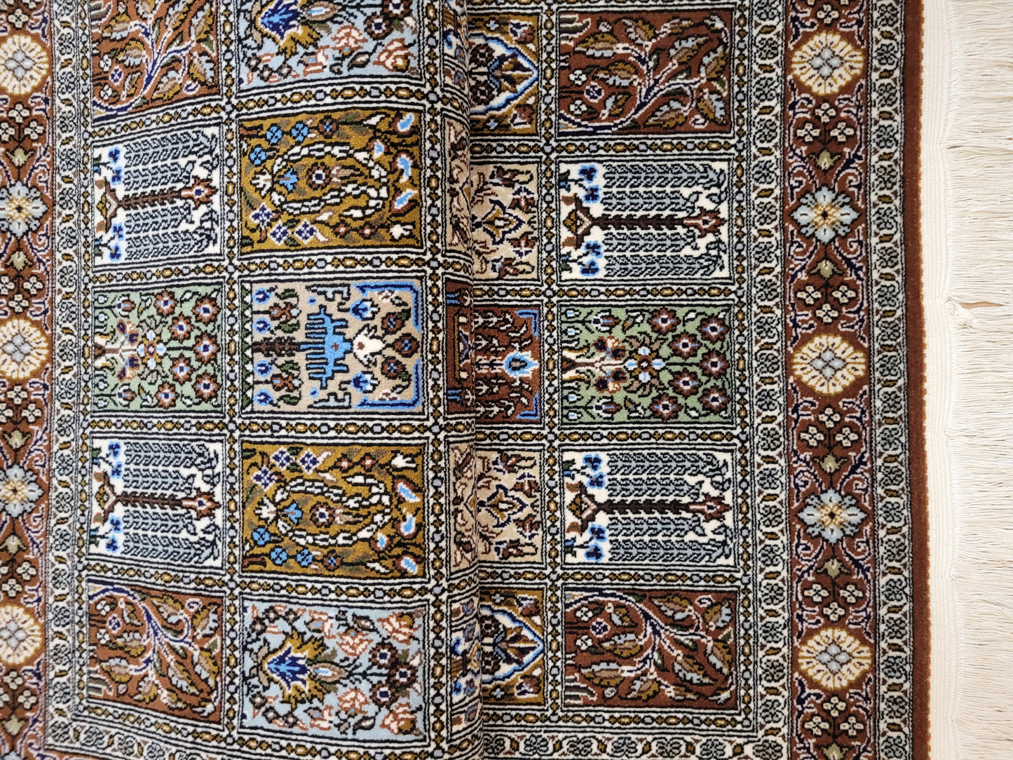 Ghom Teppich Korkwolle Gartenmotiv feine Knüpfkunst