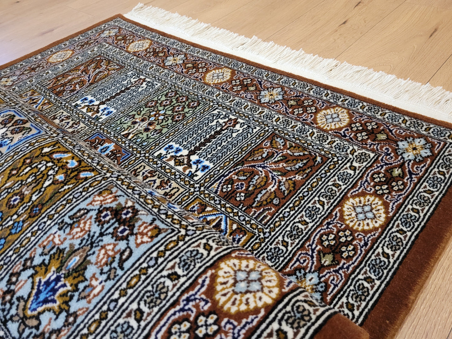 Ghom Teppich Korkwolle Gartenmotiv feine Knüpfkunst