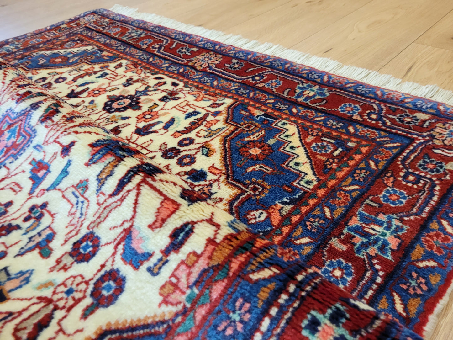 Ardebil Teppich Korkwolle florales Medaillon feine Knüpfkunst