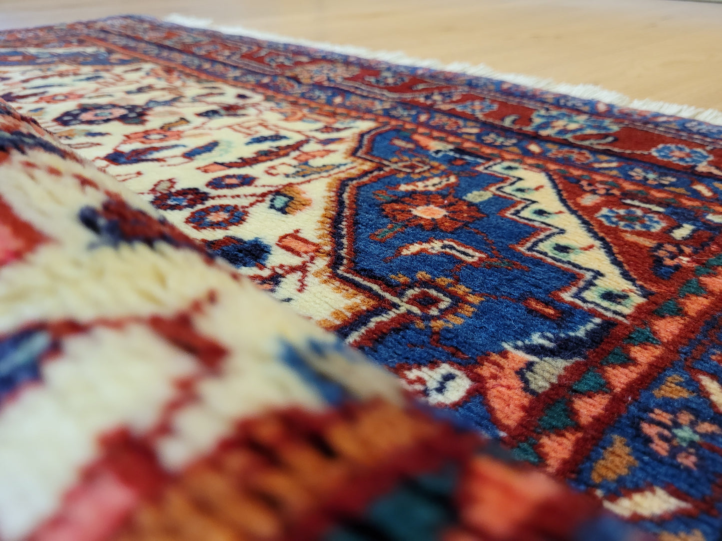 Ardebil Teppich Korkwolle florales Medaillon feine Knüpfkunst