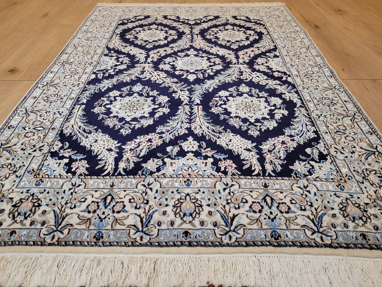 Nain Teppich Korkwolle mit Seide feine Knüpfkunst