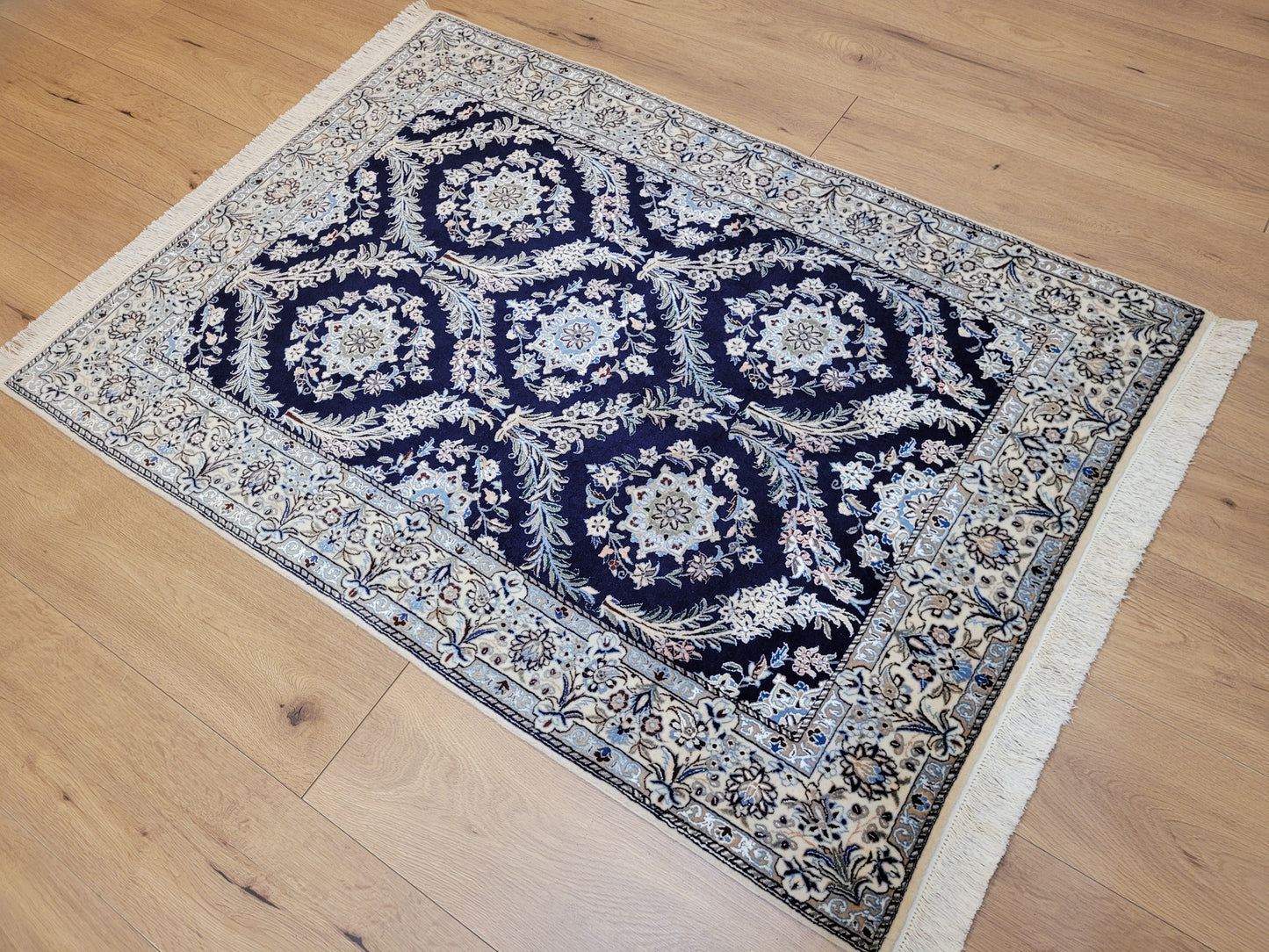 Nain Teppich Korkwolle mit Seide feine Knüpfkunst