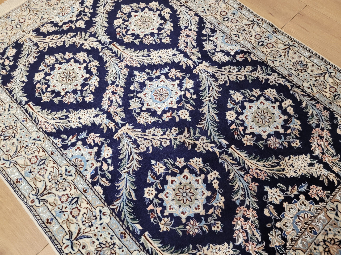 Nain Teppich Korkwolle mit Seide feine Knüpfkunst