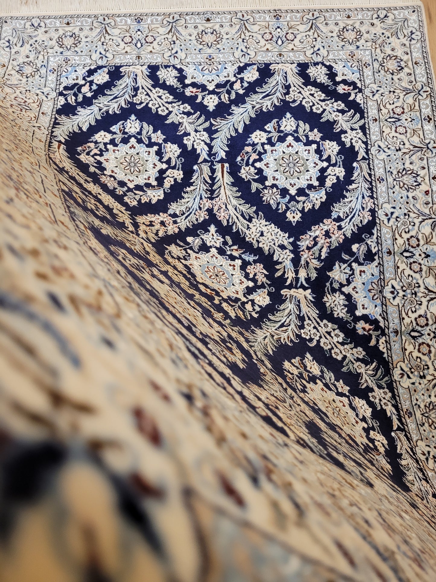 Nain Teppich Korkwolle mit Seide feine Knüpfkunst