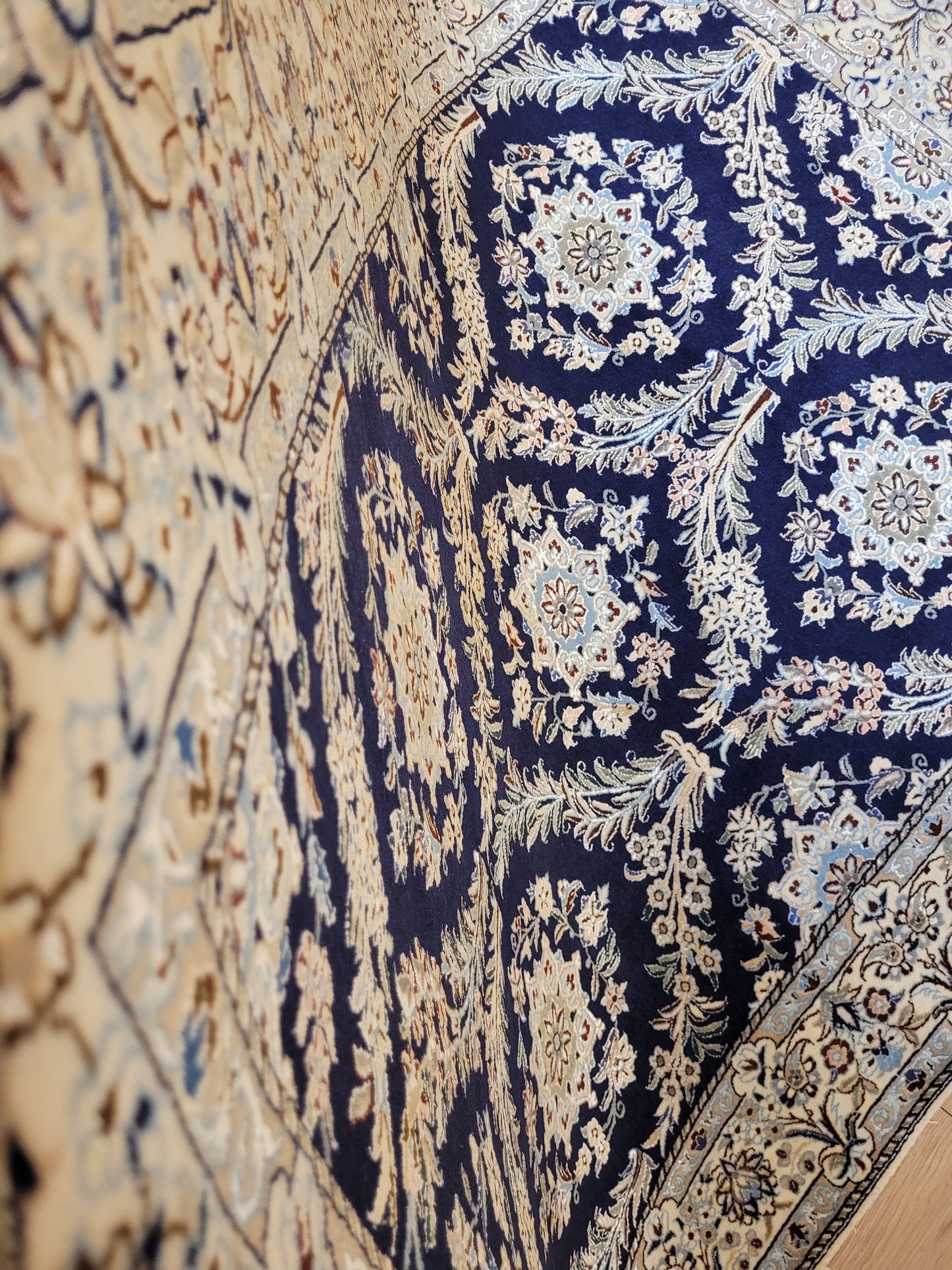 Nain Teppich Korkwolle mit Seide feine Knüpfkunst