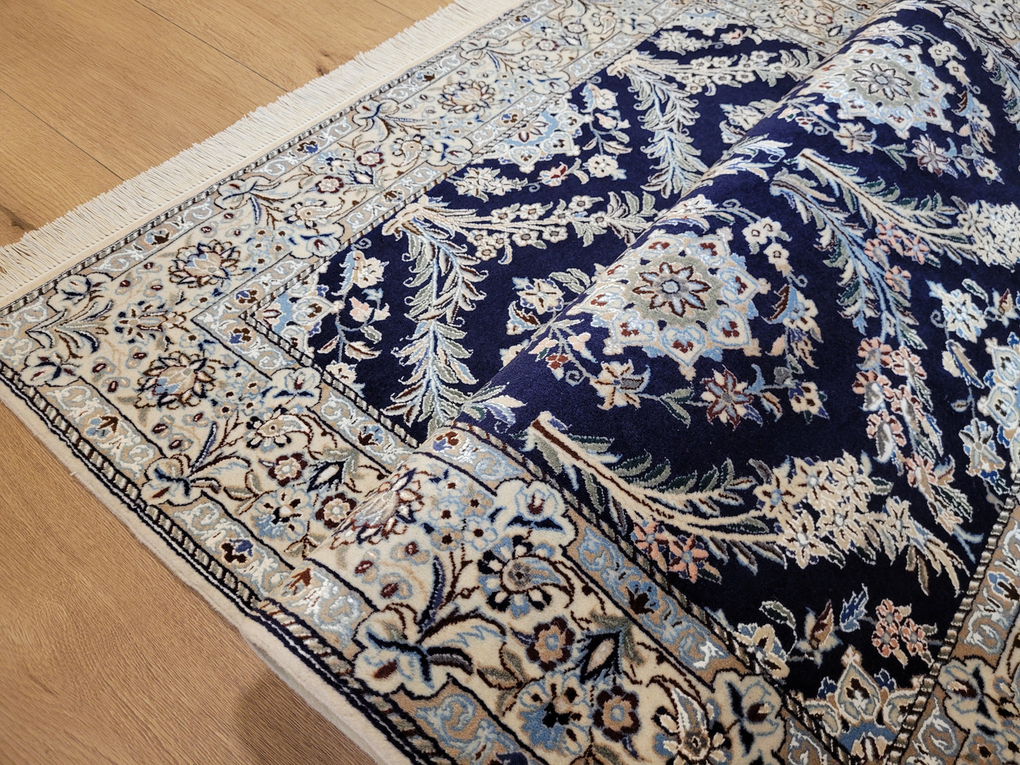 Nain Teppich Korkwolle mit Seide feine Knüpfkunst