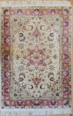 Täbriz Teppich Korkwolle mit Seide florales Medaillon feine Knüpfkunst