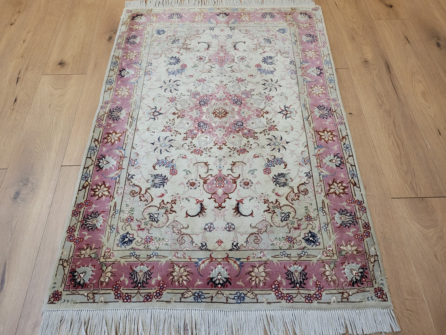 Täbriz Teppich Korkwolle mit Seide florales Medaillon feine Knüpfkunst