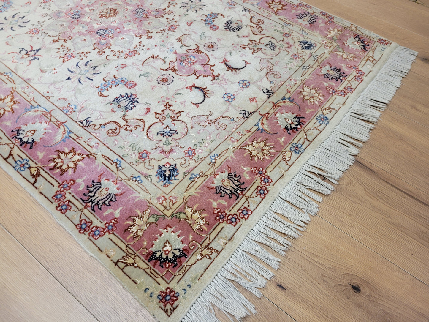 Täbriz Teppich Korkwolle mit Seide florales Medaillon feine Knüpfkunst