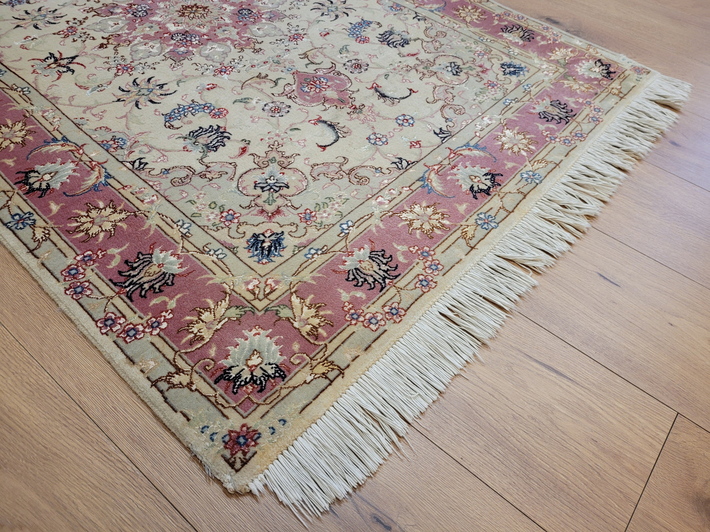 Täbriz Teppich Korkwolle mit Seide florales Medaillon feine Knüpfkunst