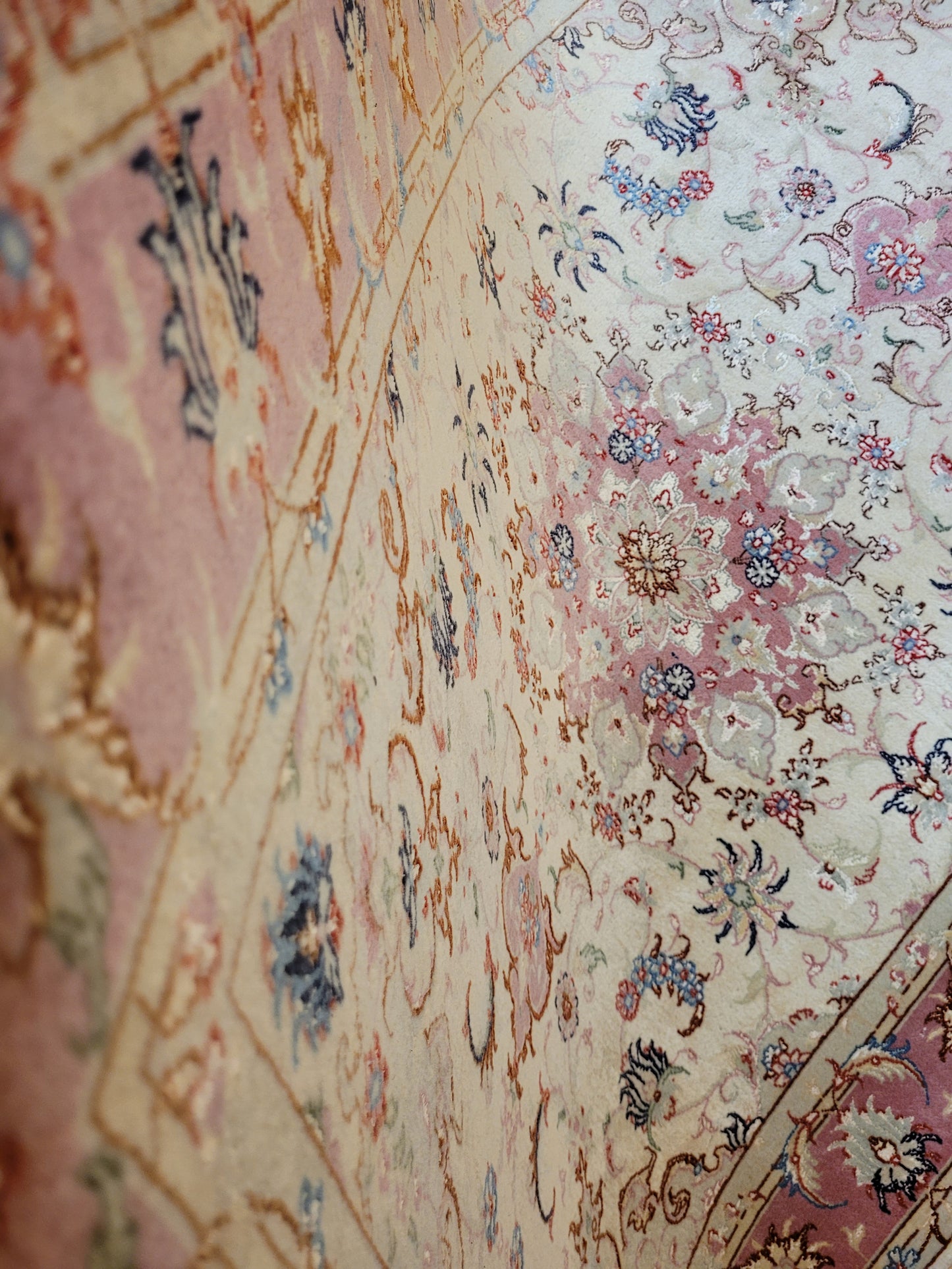 Täbriz Teppich Korkwolle mit Seide florales Medaillon feine Knüpfkunst