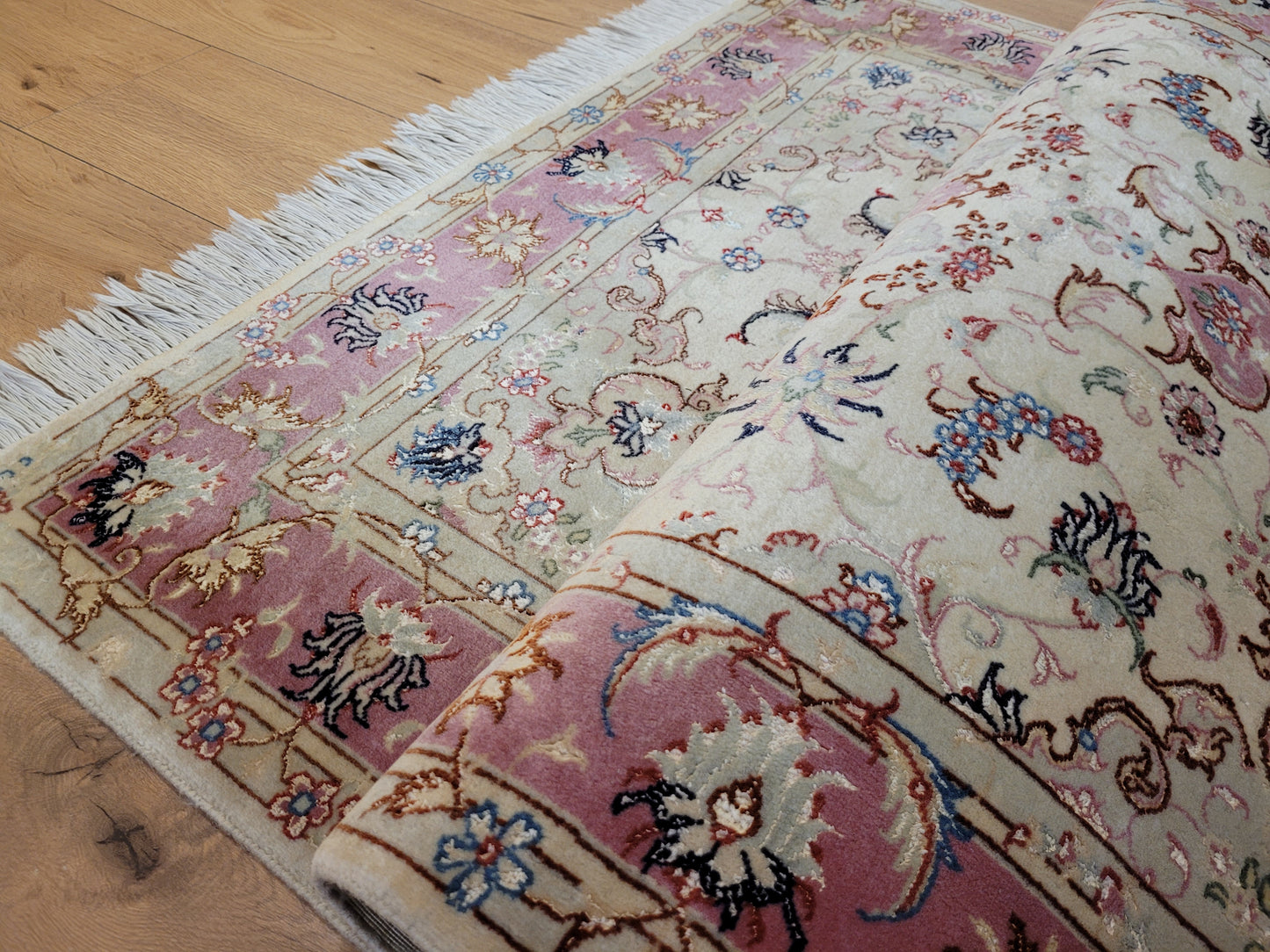 Täbriz Teppich Korkwolle mit Seide florales Medaillon feine Knüpfkunst