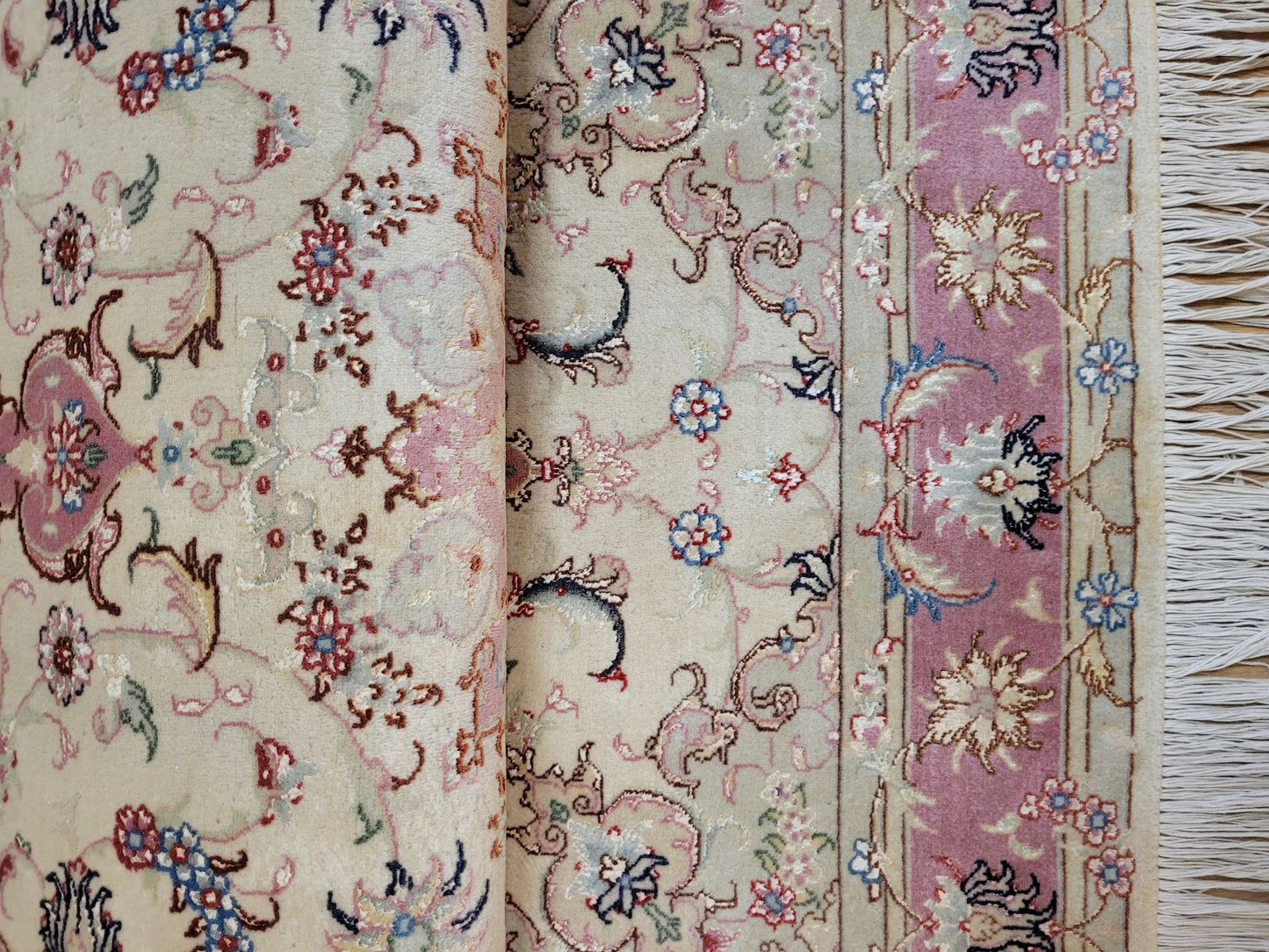 Täbriz Teppich Korkwolle mit Seide florales Medaillon feine Knüpfkunst