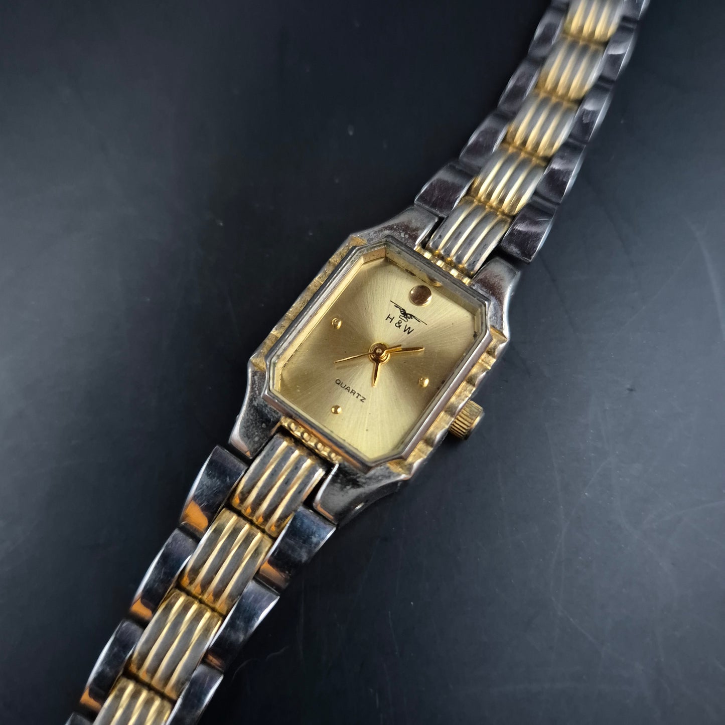 Elegante H&W Damen Uhr – Zweifarbige Vintage-Optik mit Goldakzenten