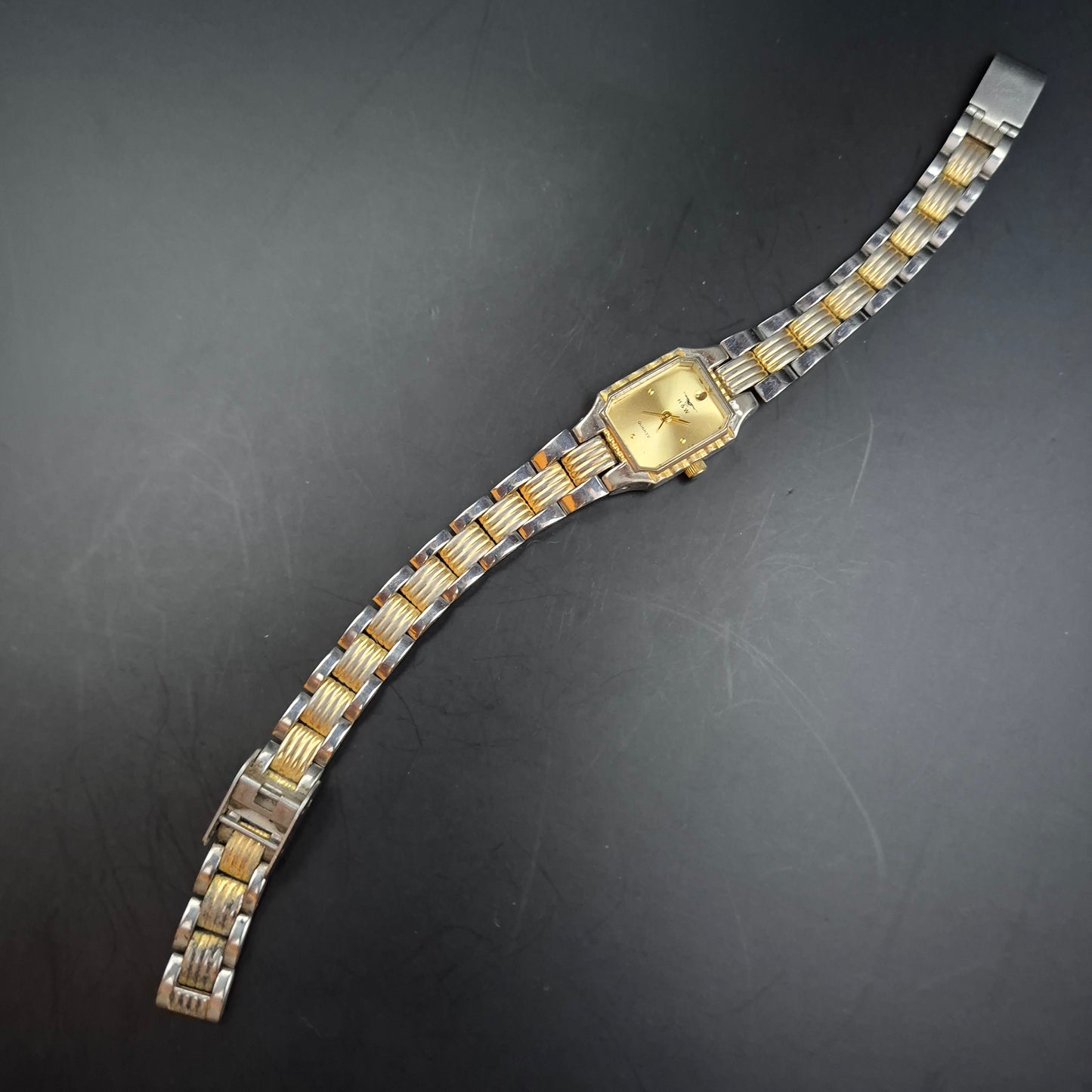 Elegante H&W Damen Uhr – Zweifarbige Vintage-Optik mit Goldakzenten