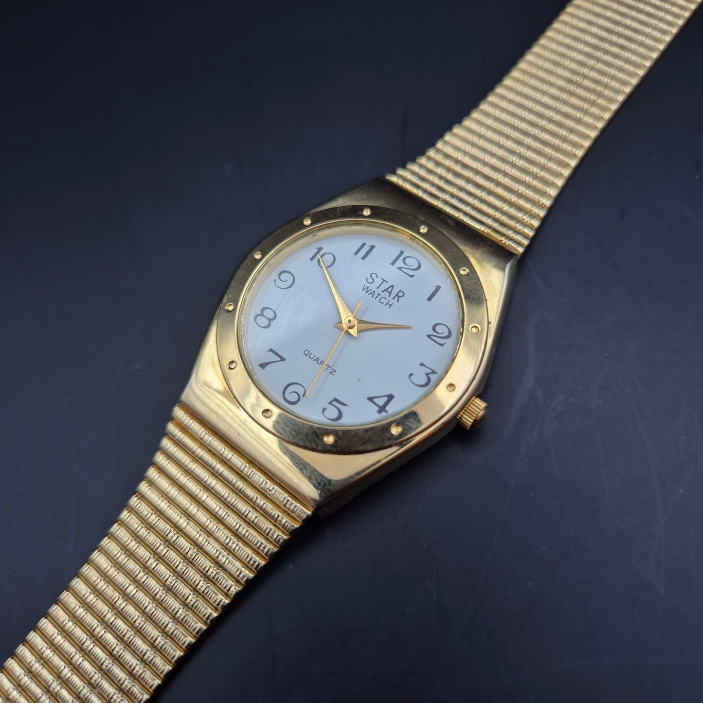 Klassische Star Watch Herren Uhr – Vergoldeter Look mit Stretchband