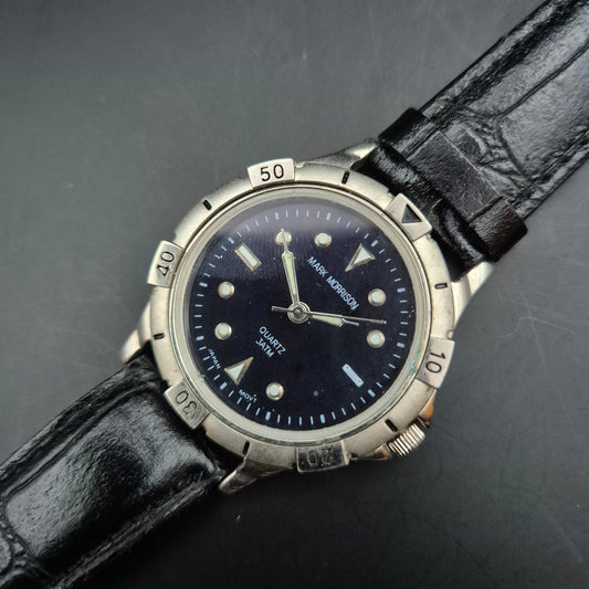 Sportliche Mark Morrison Herren Uhr – Schwarzes Lederband & Taucherstil