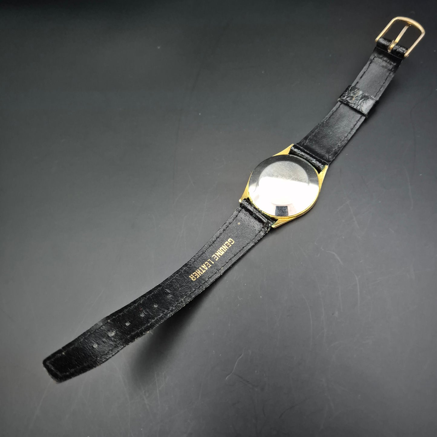 Topol Herren Uhr – Vintage Quarzdesign in Gold-Schwarz (defekt)