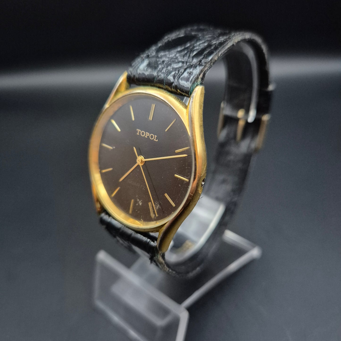 Topol Herren Uhr – Vintage Quarzdesign in Gold-Schwarz (defekt)