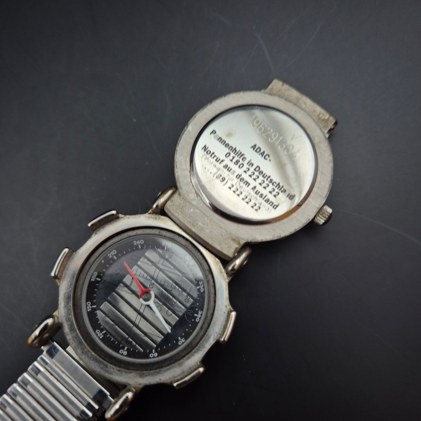 Seltene ADAC Herren Uhr – Gelbes Zifferblatt mit Kompass und Weltzeit