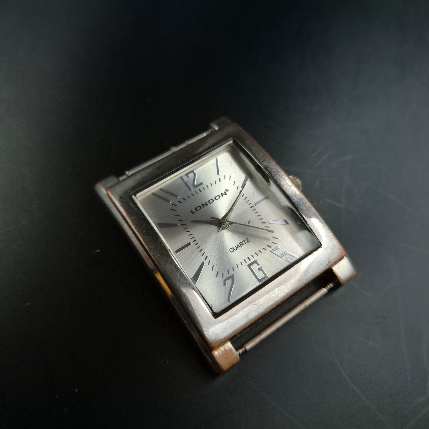 London Herren Uhr – Rechteckiges Gehäuse im Retro-Stil (ohne Armband)