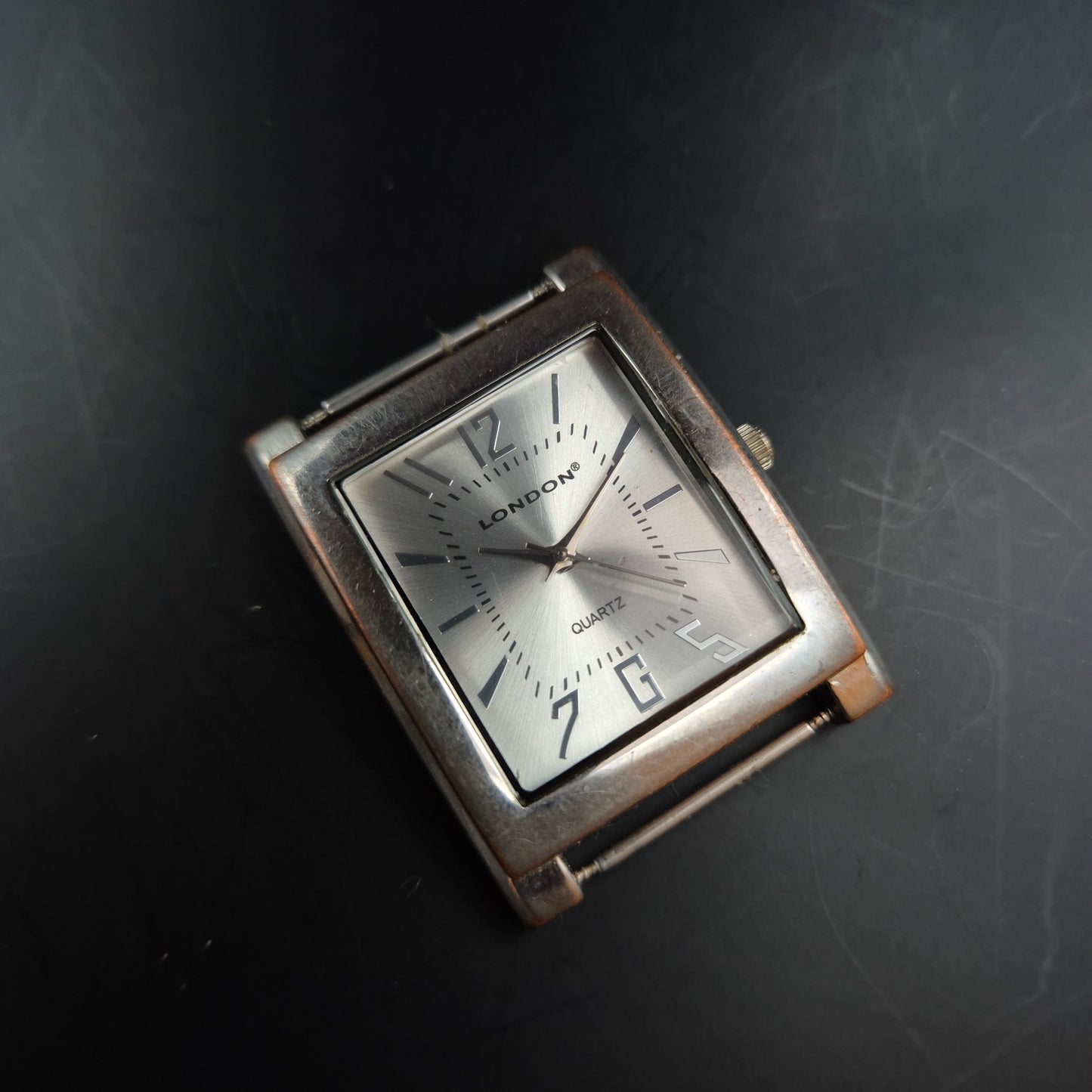 London Herren Uhr – Rechteckiges Gehäuse im Retro-Stil (ohne Armband)