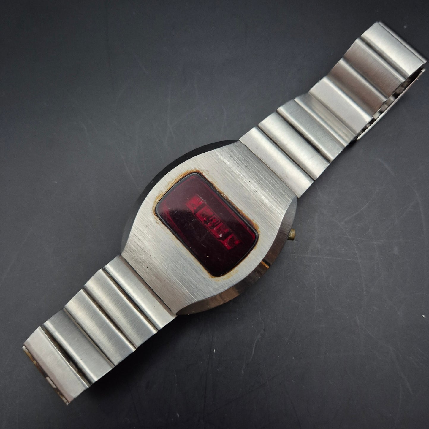 Retro LED Digital Herren Uhr – Edelstahlgehäuse mit Vintage-Charme