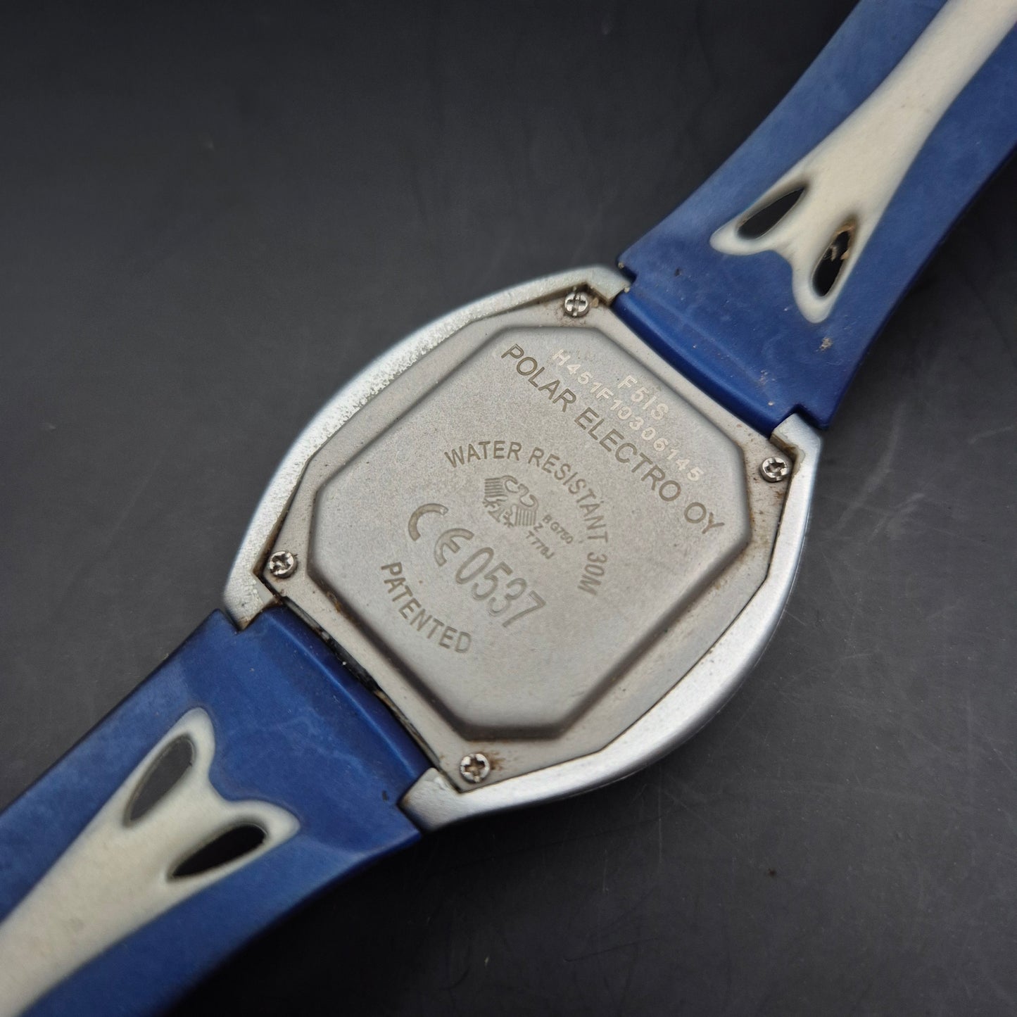 Robuste POLAR F51S Sport Uhr – Herzfrequenz & Trainingsmonitor