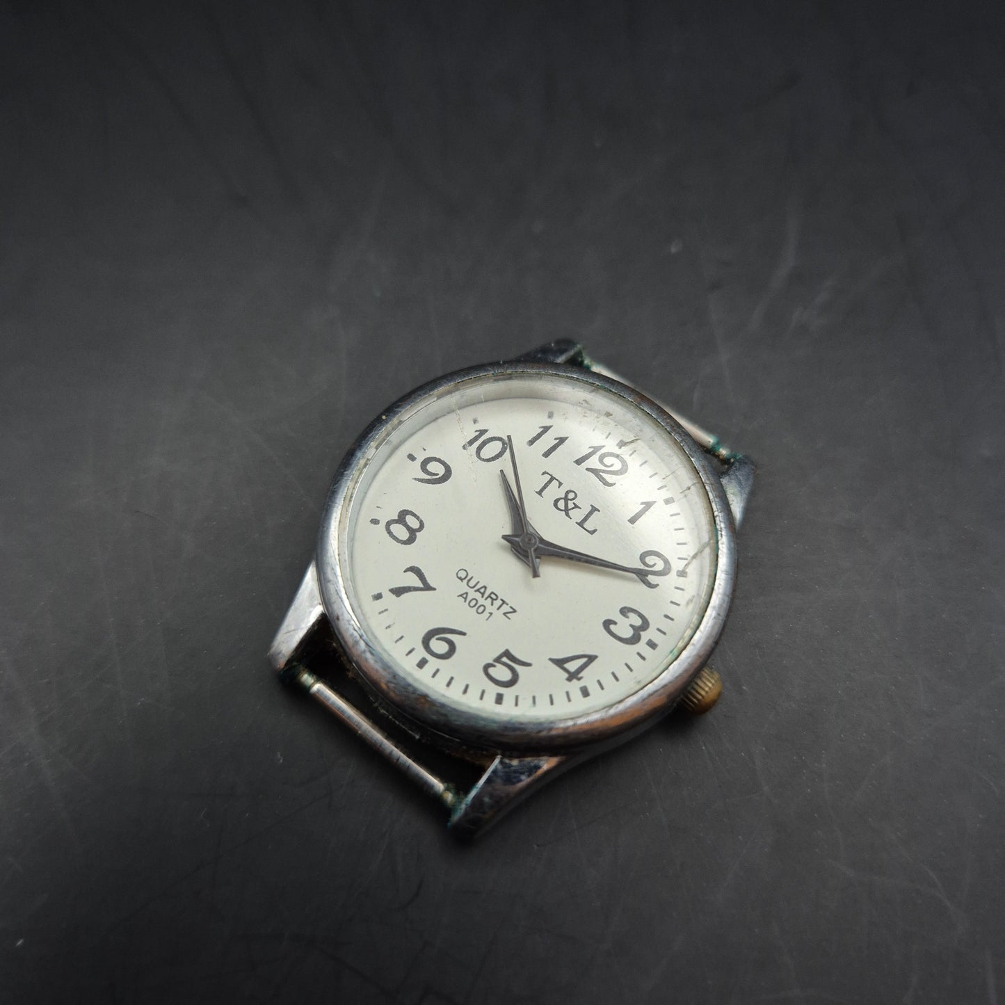 Schlichte T&L Herren Uhr – Klassisches Design mit Quarzwerk