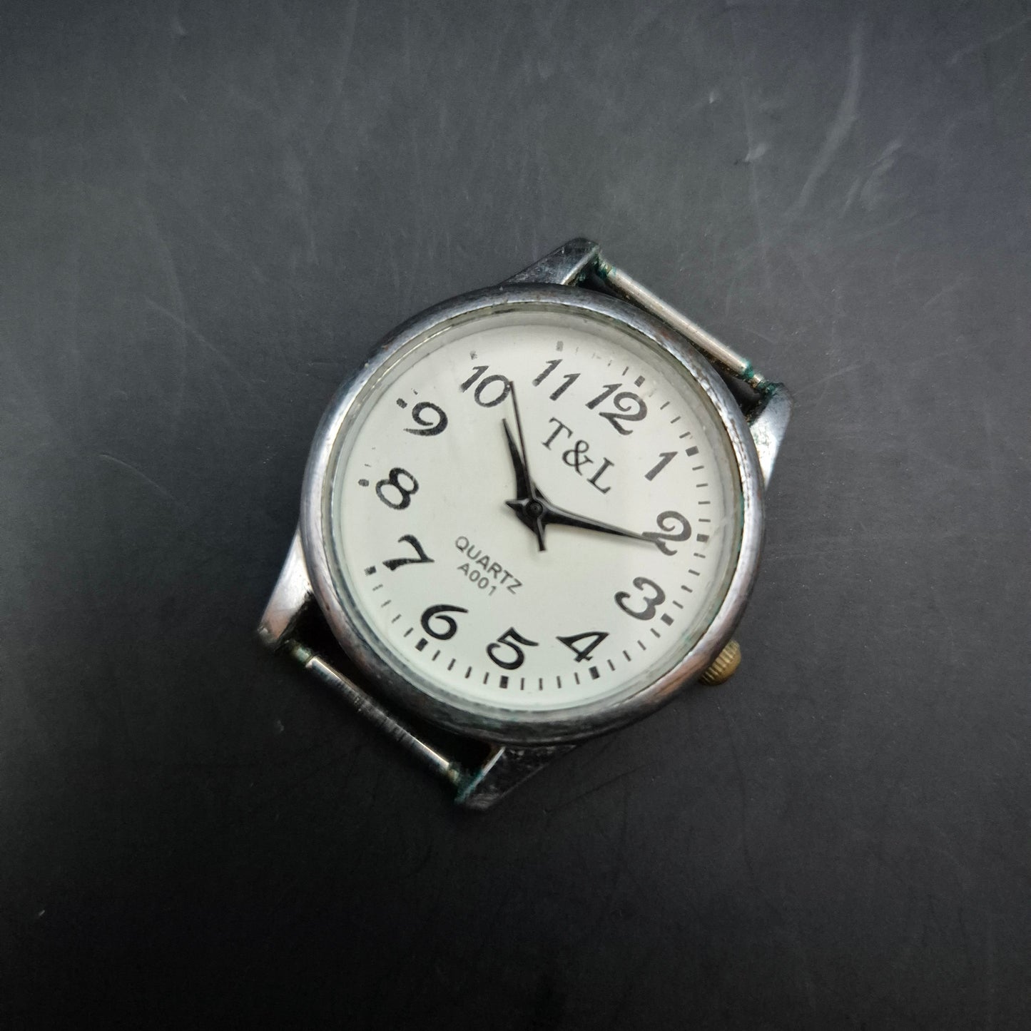 Schlichte T&L Herren Uhr – Klassisches Design mit Quarzwerk