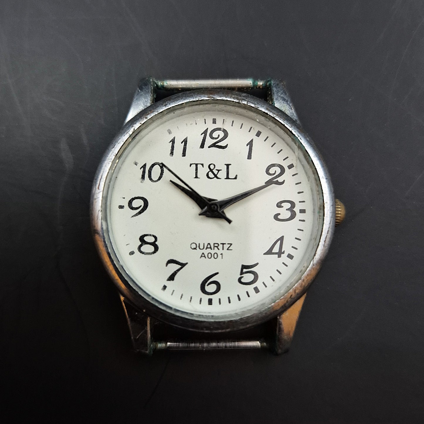 Schlichte T&L Herren Uhr – Klassisches Design mit Quarzwerk