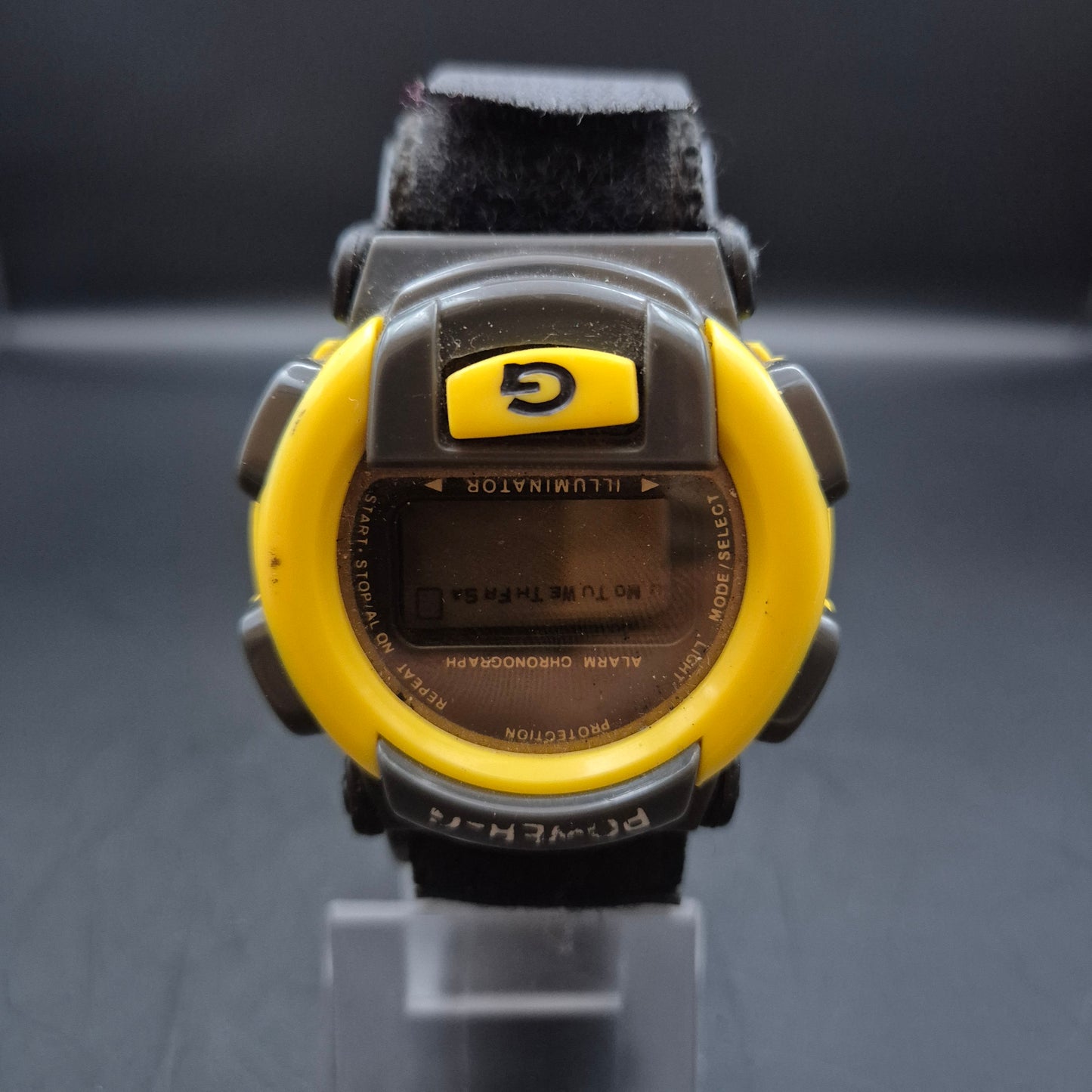 Power-G Herren Uhr – Digitale Sportuhr mit gelbem Gehäuse