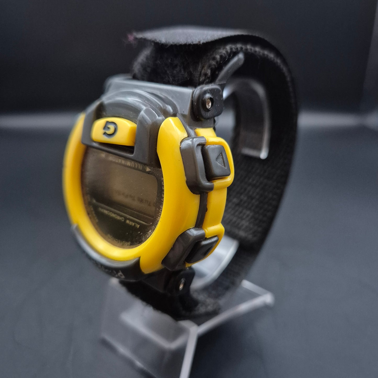 Power-G Herren Uhr – Digitale Sportuhr mit gelbem Gehäuse