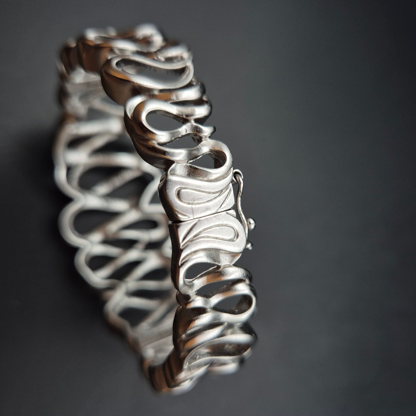 Elegantes Damen Armband – Silberfarben mit Strassbesatz