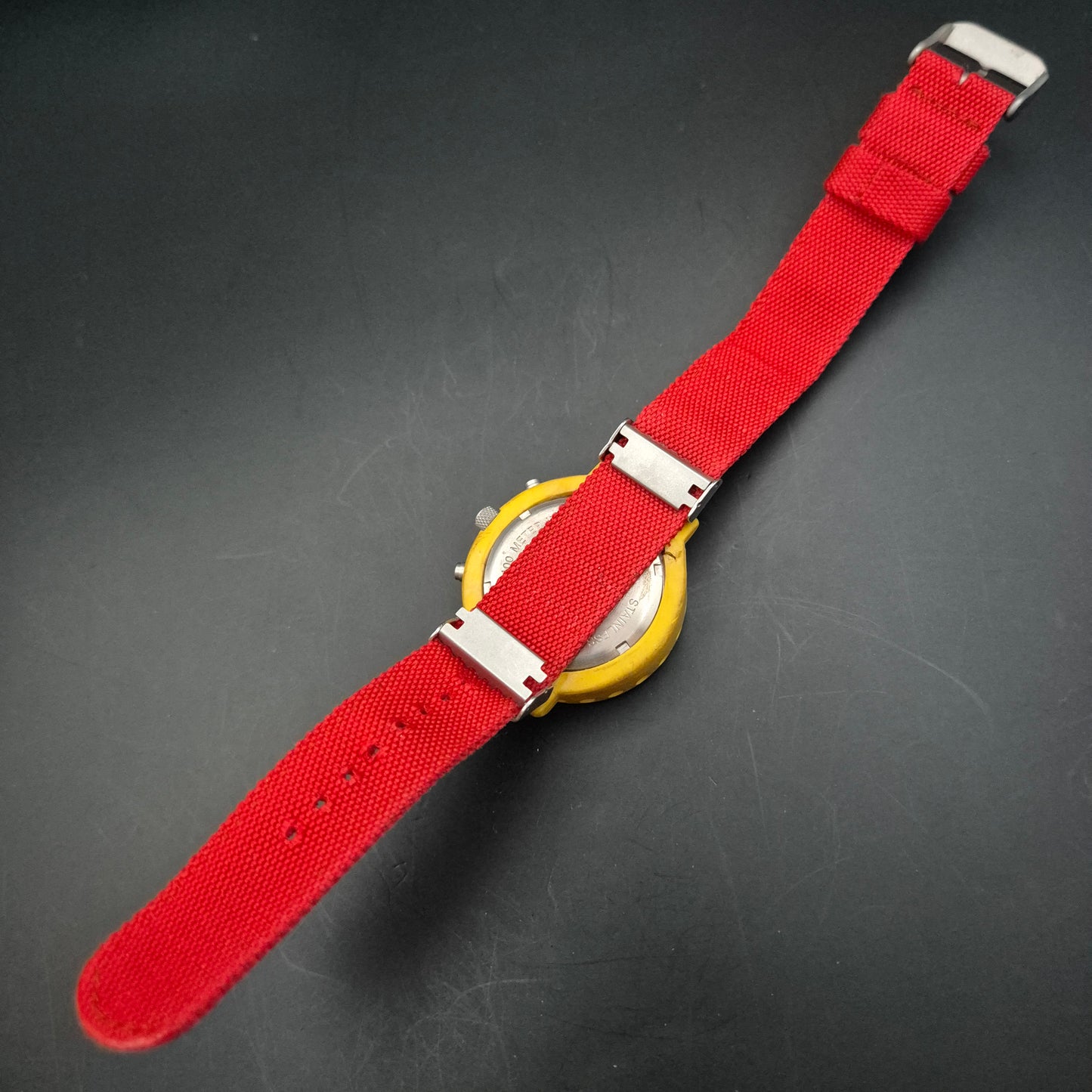 2CAN Herren Uhr – Sportlicher Chronograph mit rotem Armband