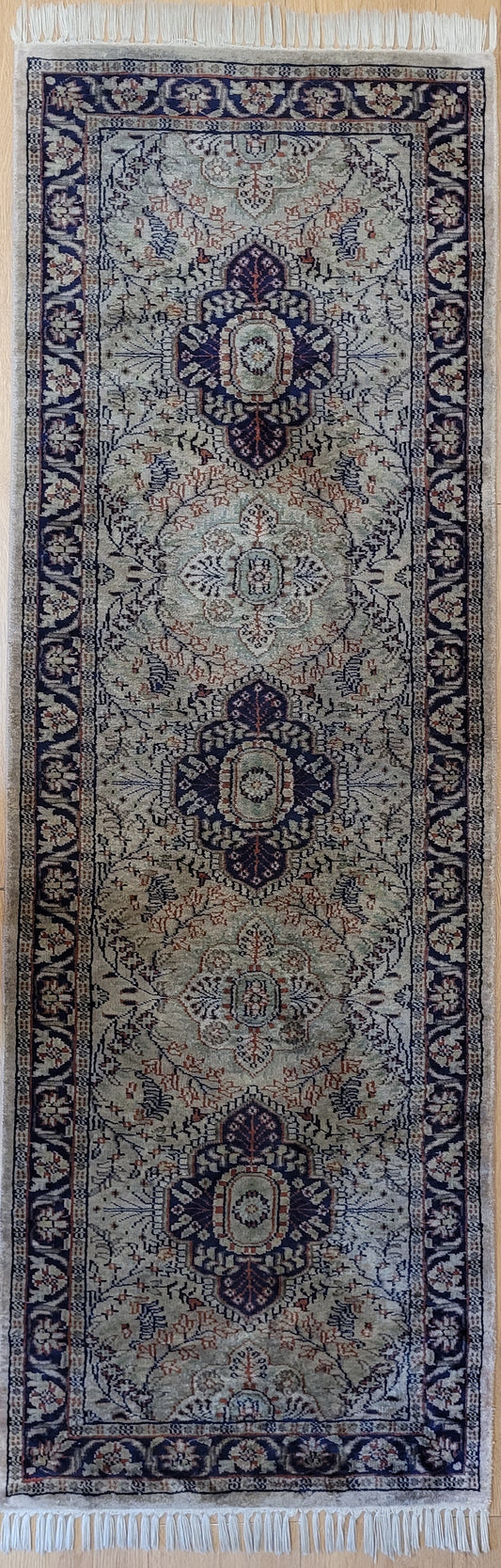 Ghom Seidenteppich Medaillonmuster feine Knüpfkunst