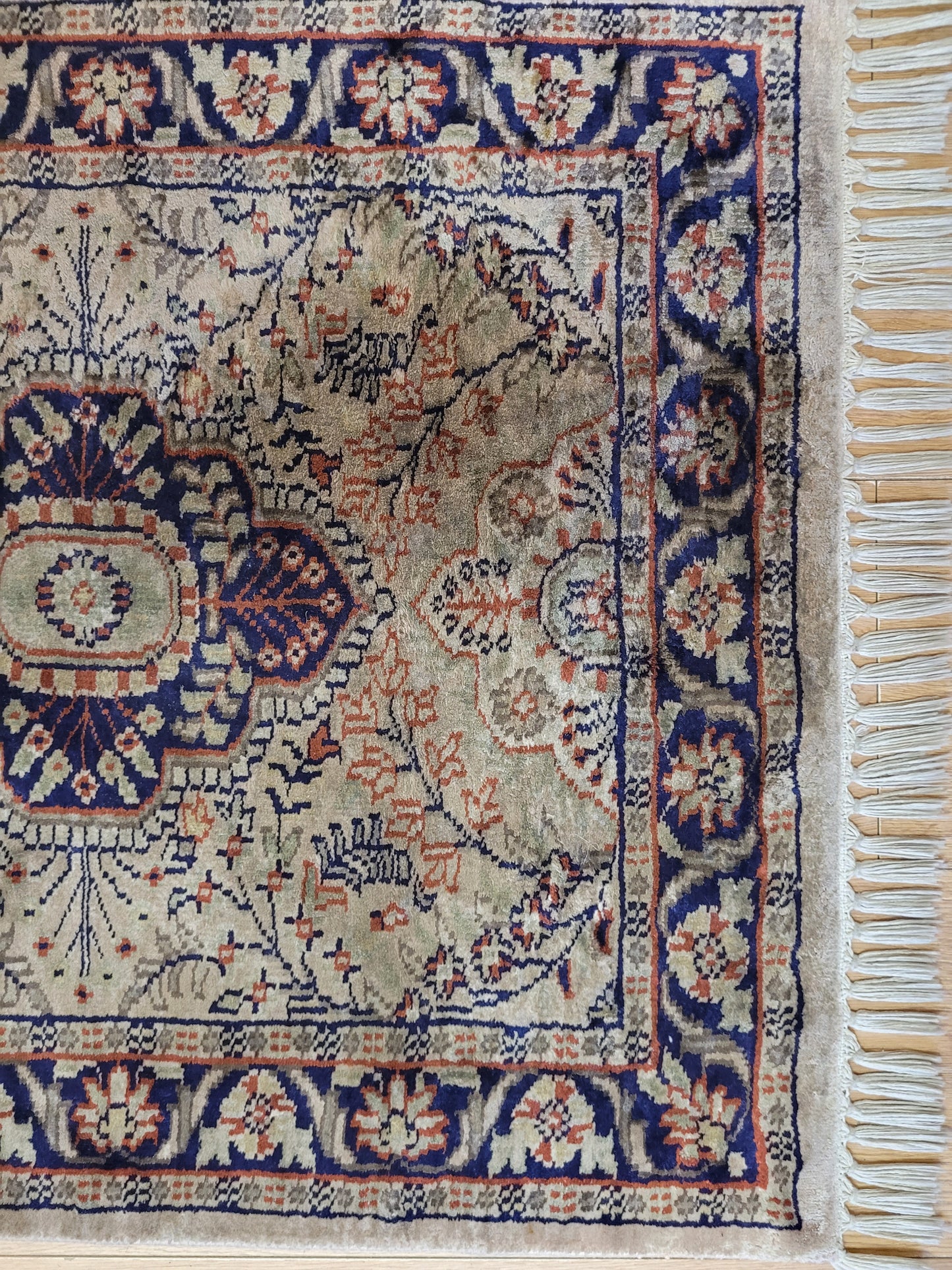 Ghom Seidenteppich Medaillonmuster feine Knüpfkunst