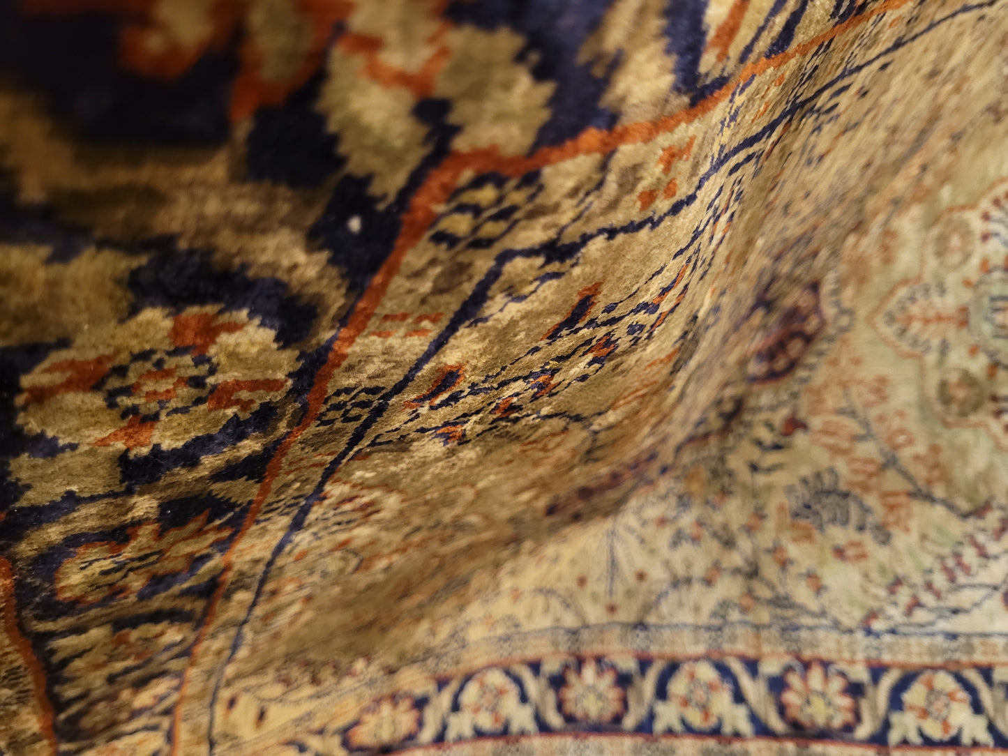 Ghom Seidenteppich Medaillonmuster feine Knüpfkunst